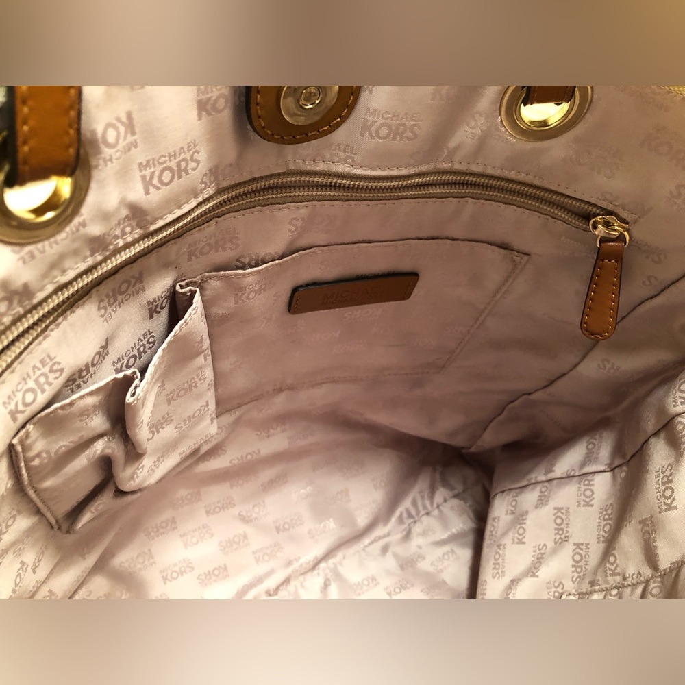 2 - Piece - Micheal Kors - Signature Jacquard North South Tote and Wallet - Picture 10 of 16